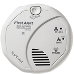 brk sco500b first alert carbon monoxide smoke alarm wireless 2 aa battery powered w voice warning